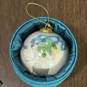 Pier 1 Li Bien Ornament 2007 Pair of Doves